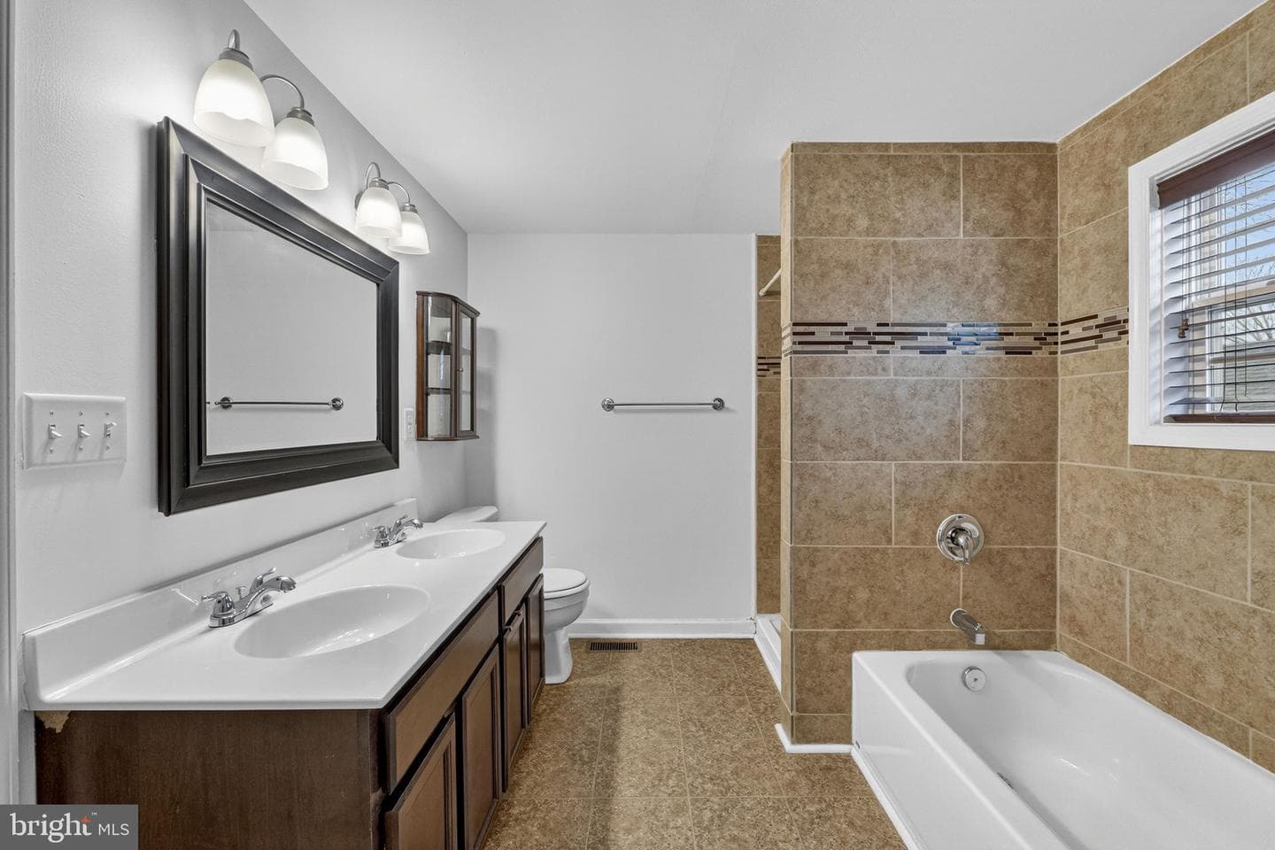 845 Jefferson Avenue photo 33