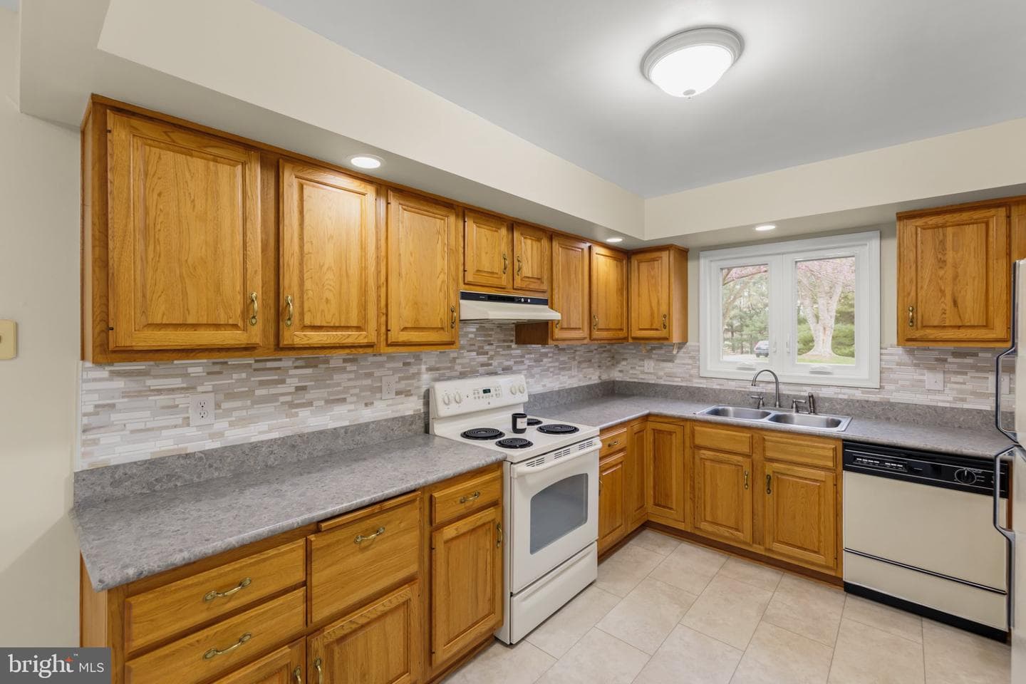 124 Deerfield Drive photo 10