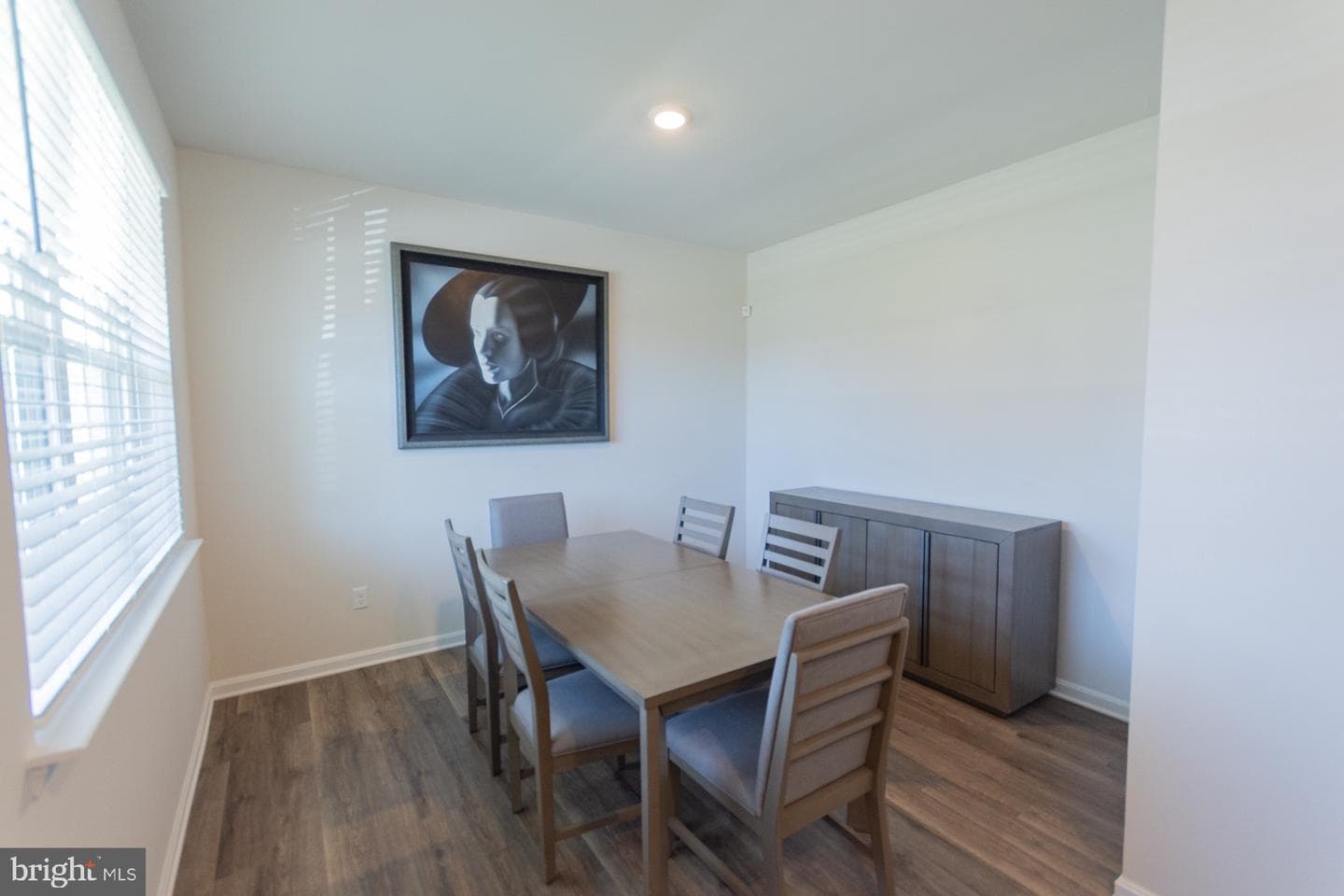 156 Centergate Drive photo 3