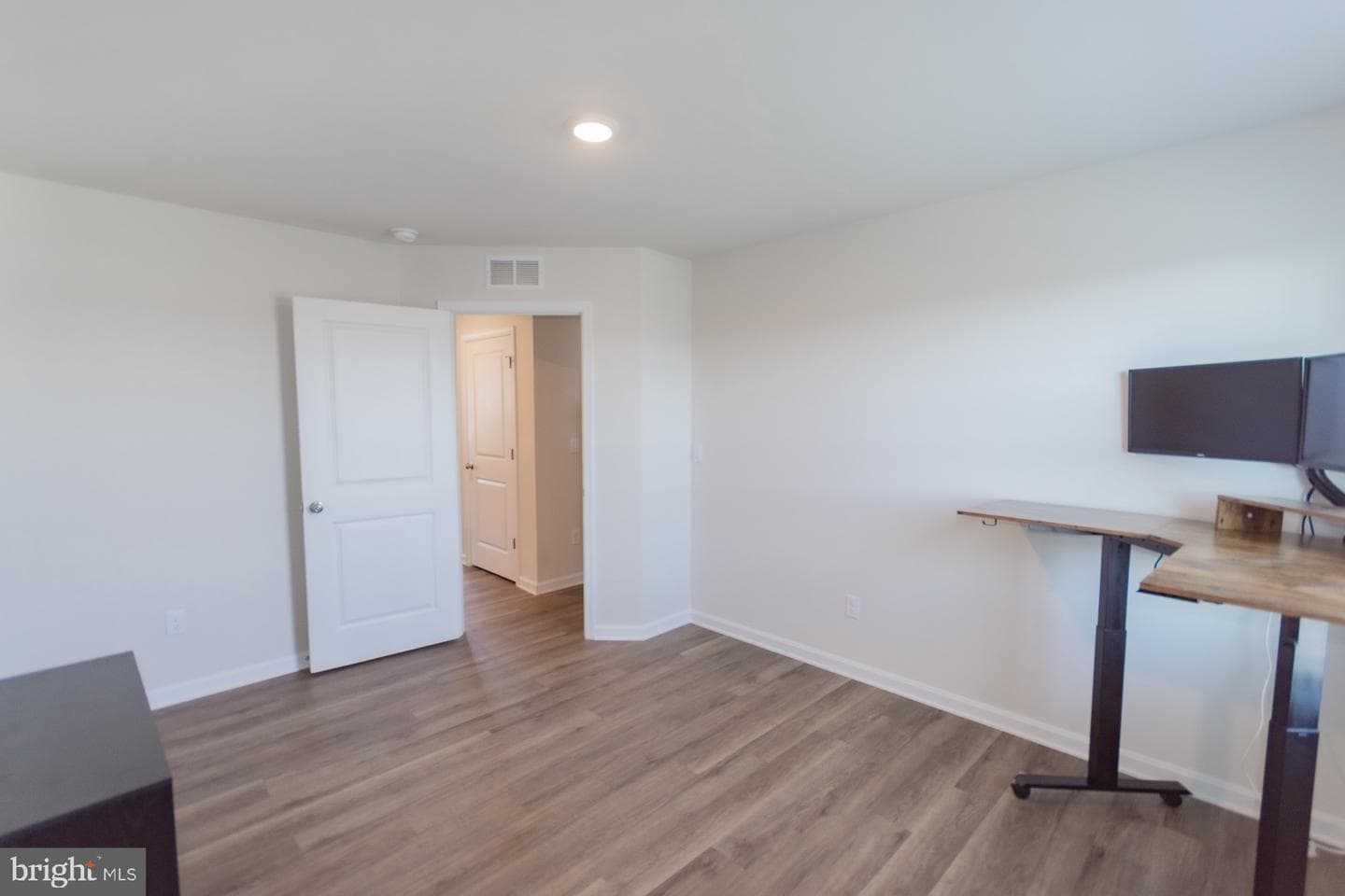 156 Centergate Drive photo 44