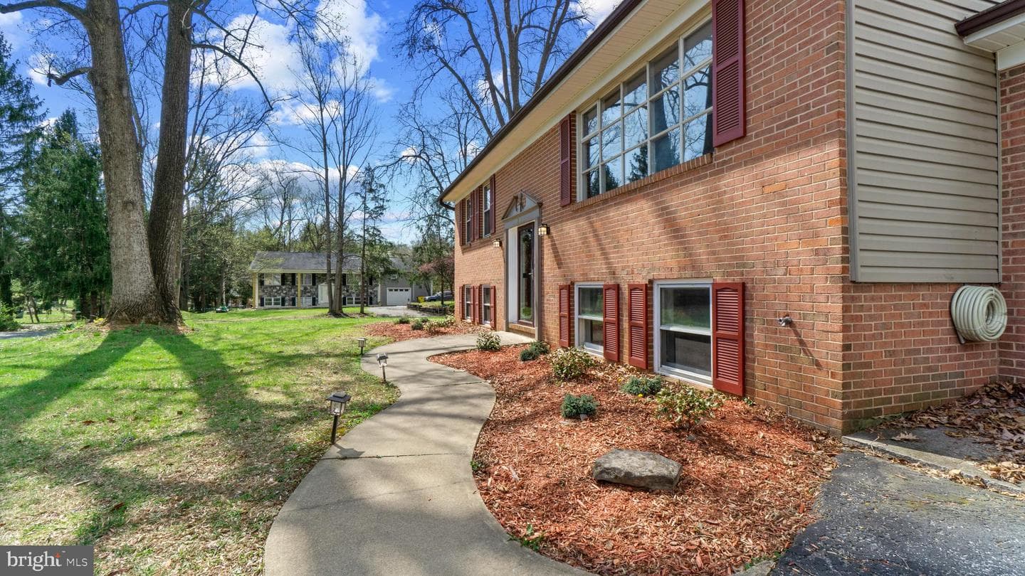 21 Captain Baird Court photo 19