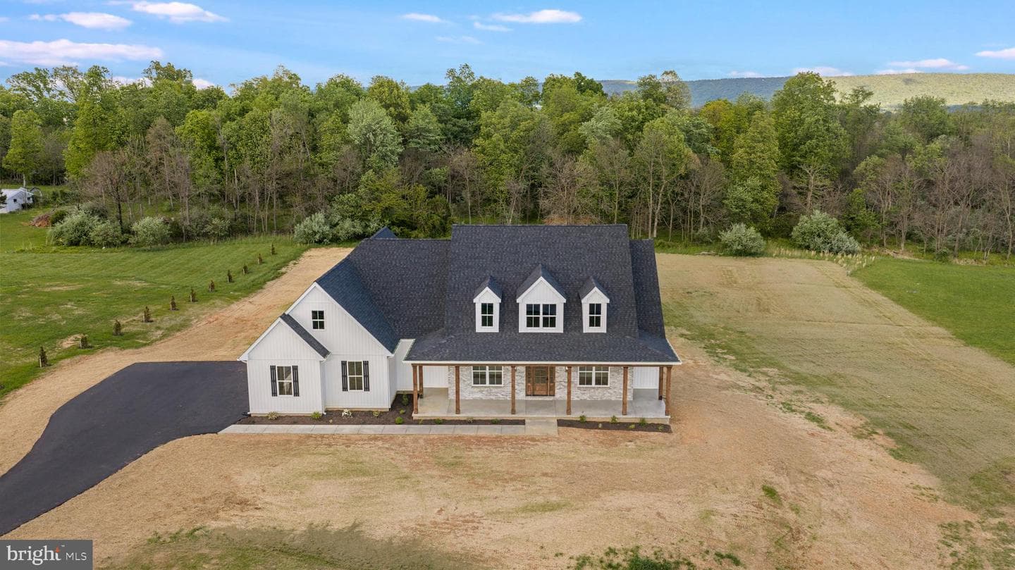 17 Maple Hill Lane photo 2