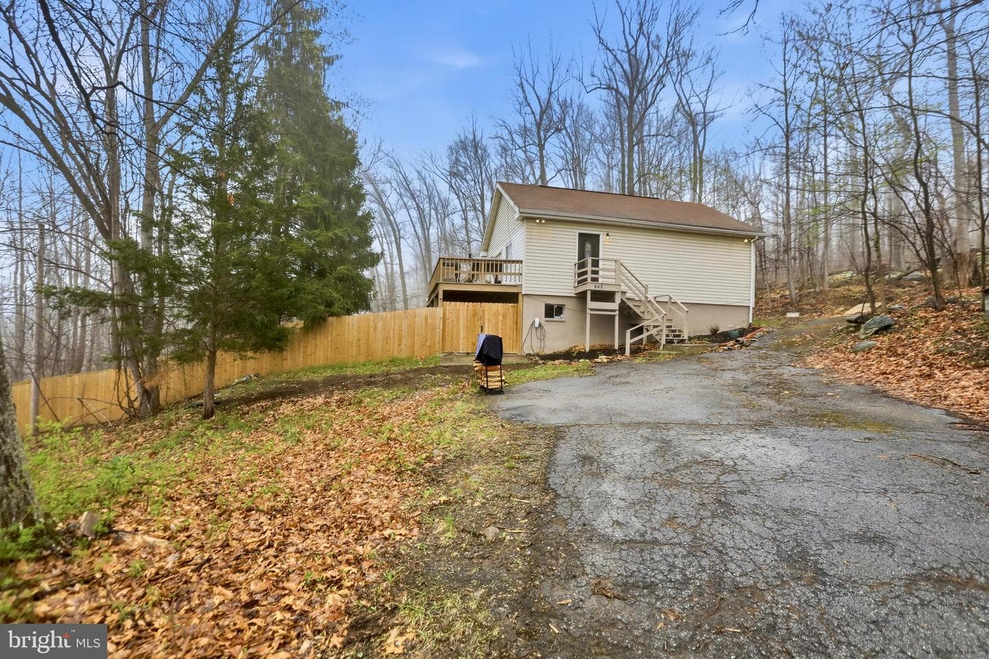842 Valley View Road photo 2