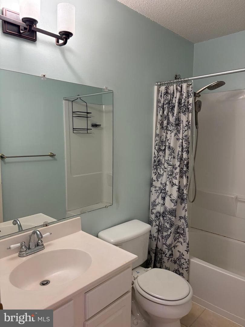 207 Greenhill Court photo 18