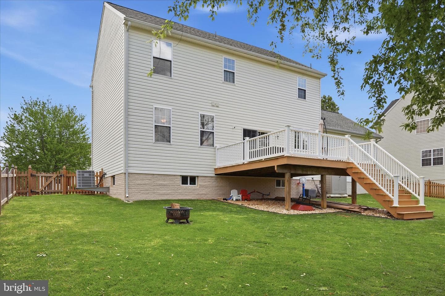 244 Kimberwicke Drive N photo 40