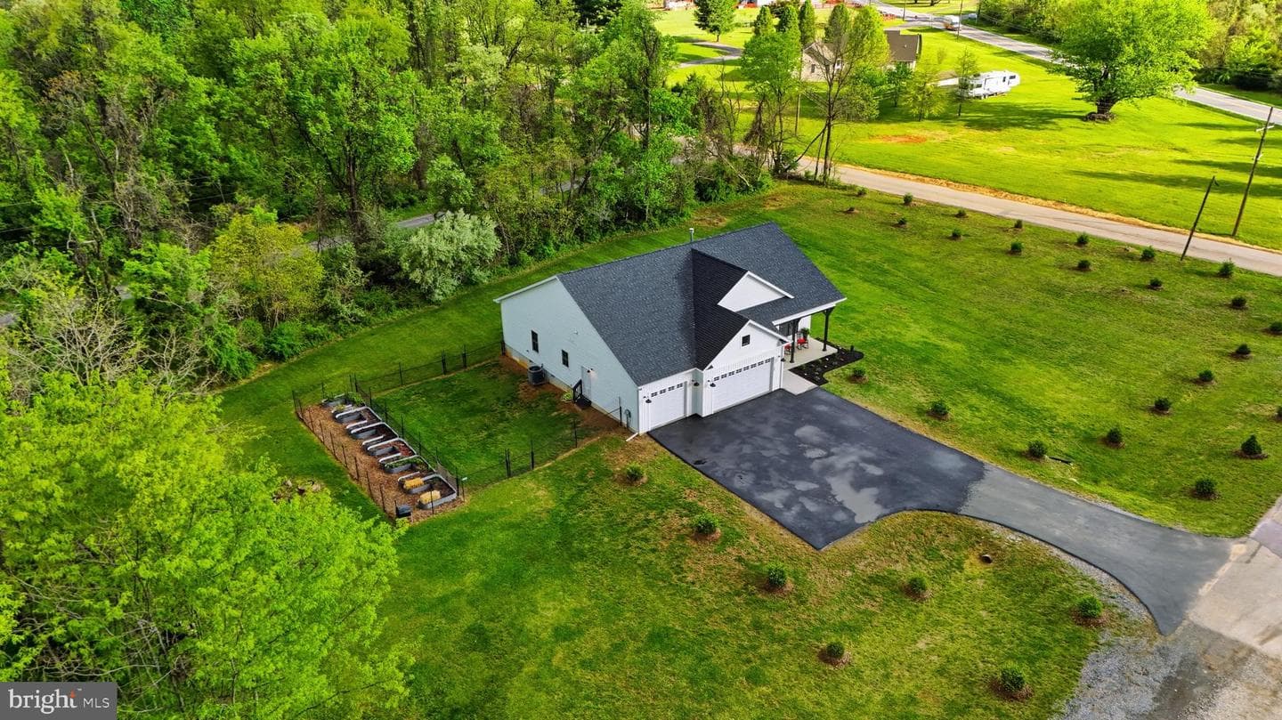 34 Cobalt Lane photo 41