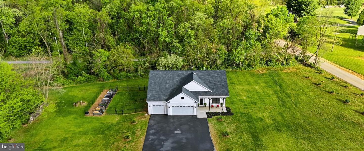 34 Cobalt Lane photo 56