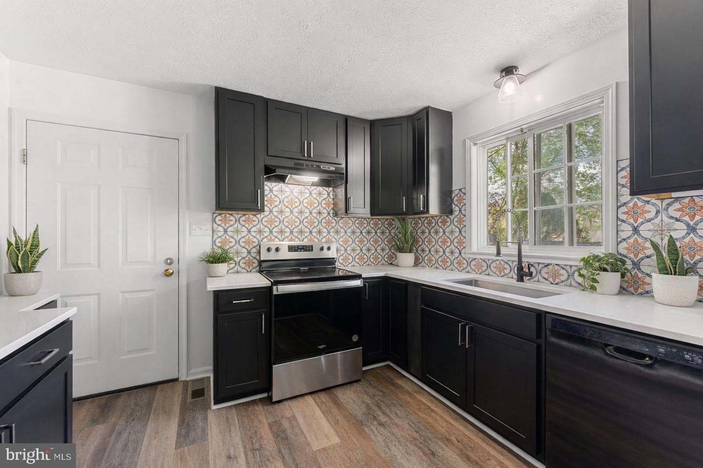 157 Berkeley Drive photo 4