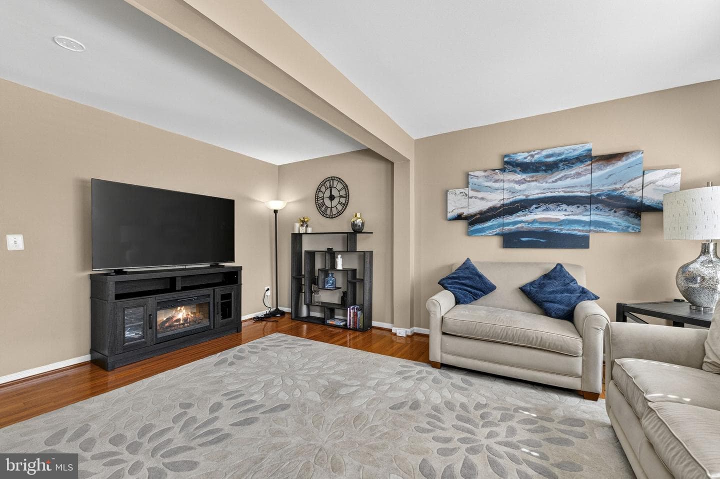 1327 Mare Street photo 22