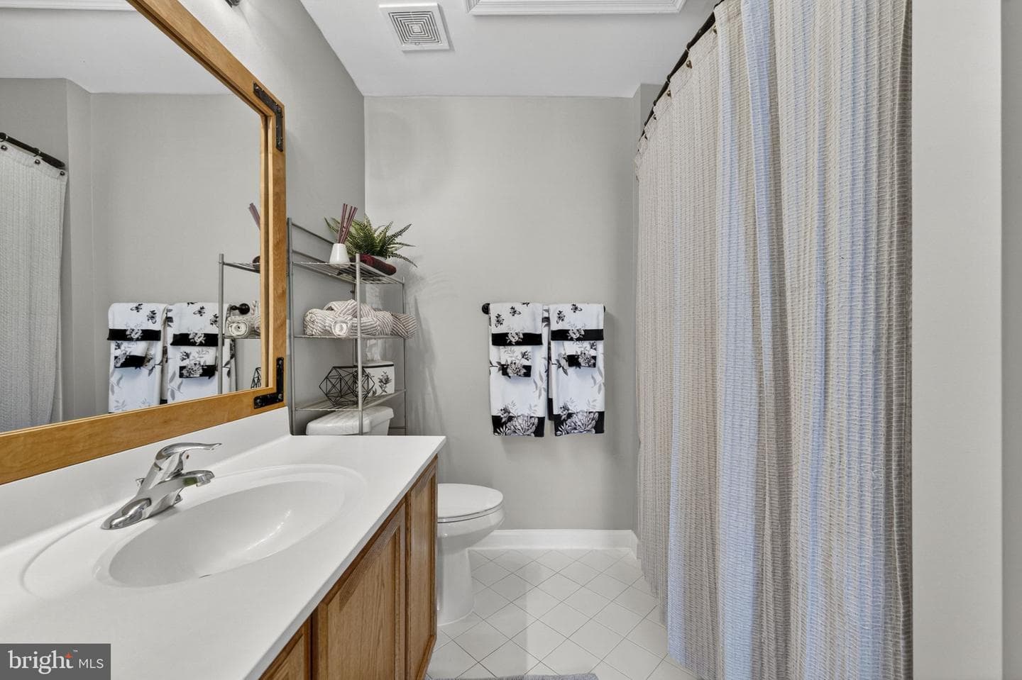 1327 Mare Street photo 46
