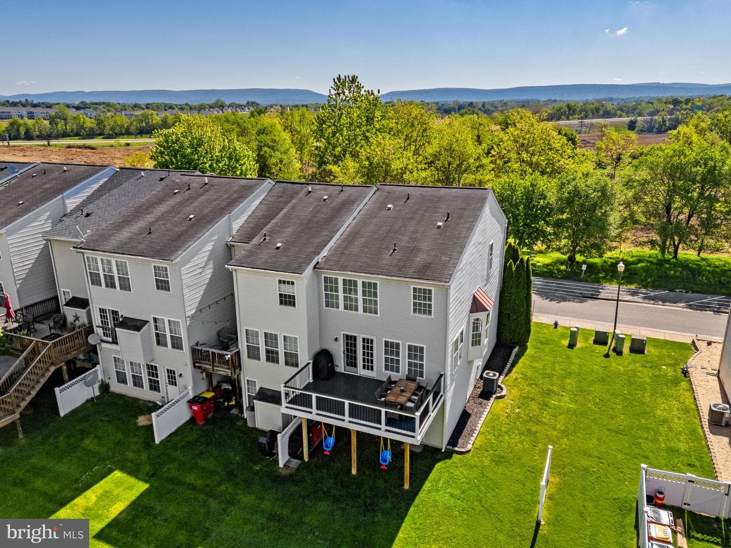 1327 Mare Street photo 55