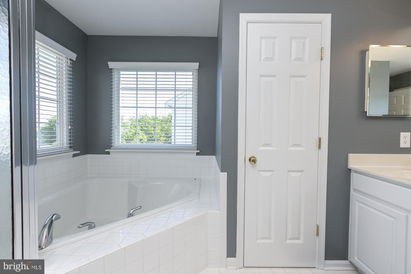 334 Calmes Street photo 45