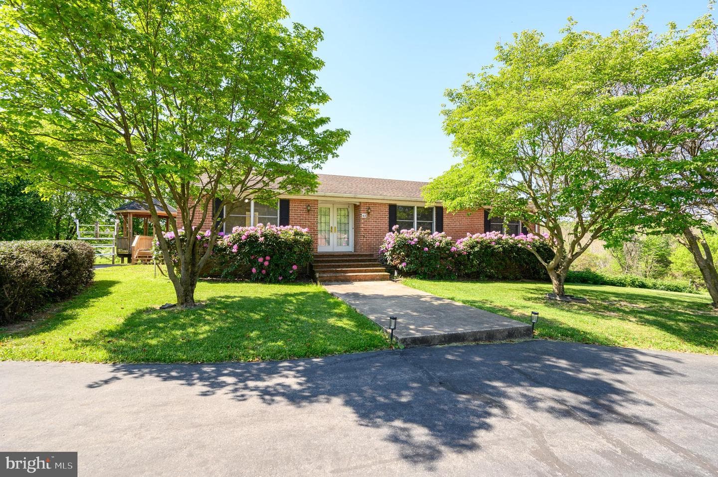63 Brentwood Court photo 3