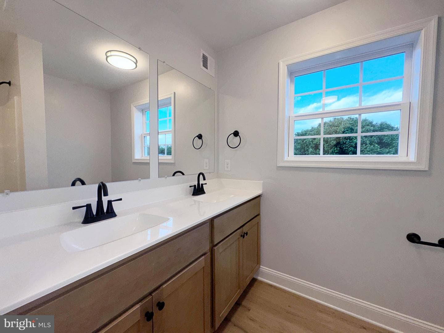 412 S Lawrence Street photo 29