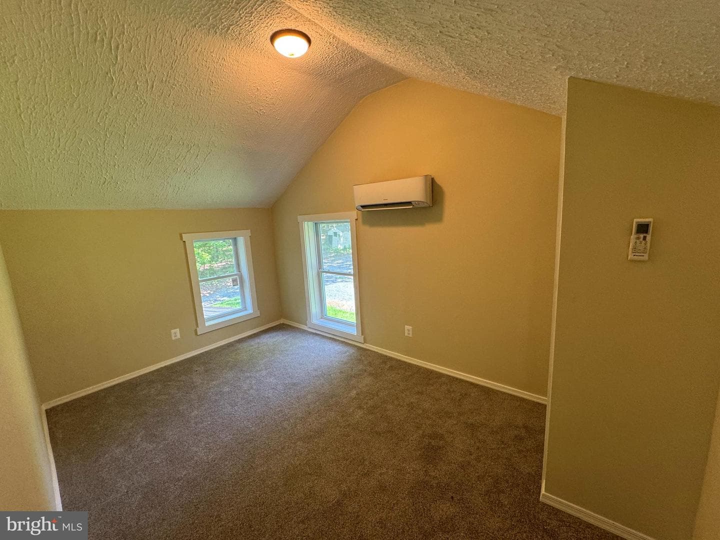65 Dillow Ln photo 19