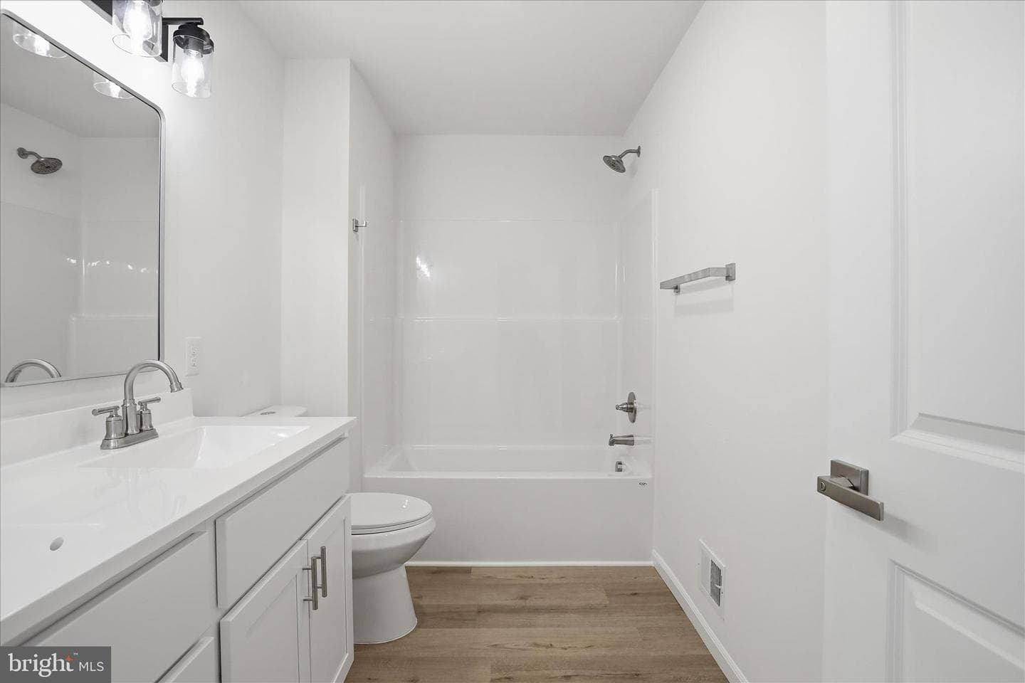 304 East 11th Avenue photo 17