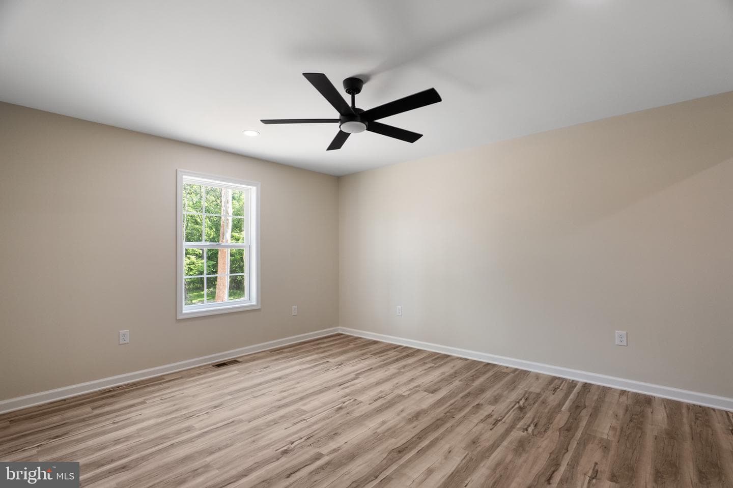 358 Dawn Lane photo 9