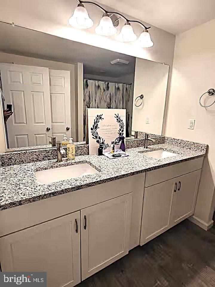 167 Hyde Park Lane photo 40