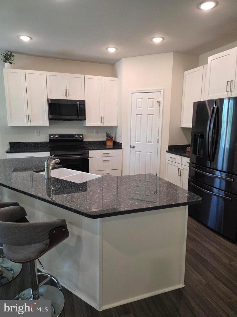167 Hyde Park Lane photo 9