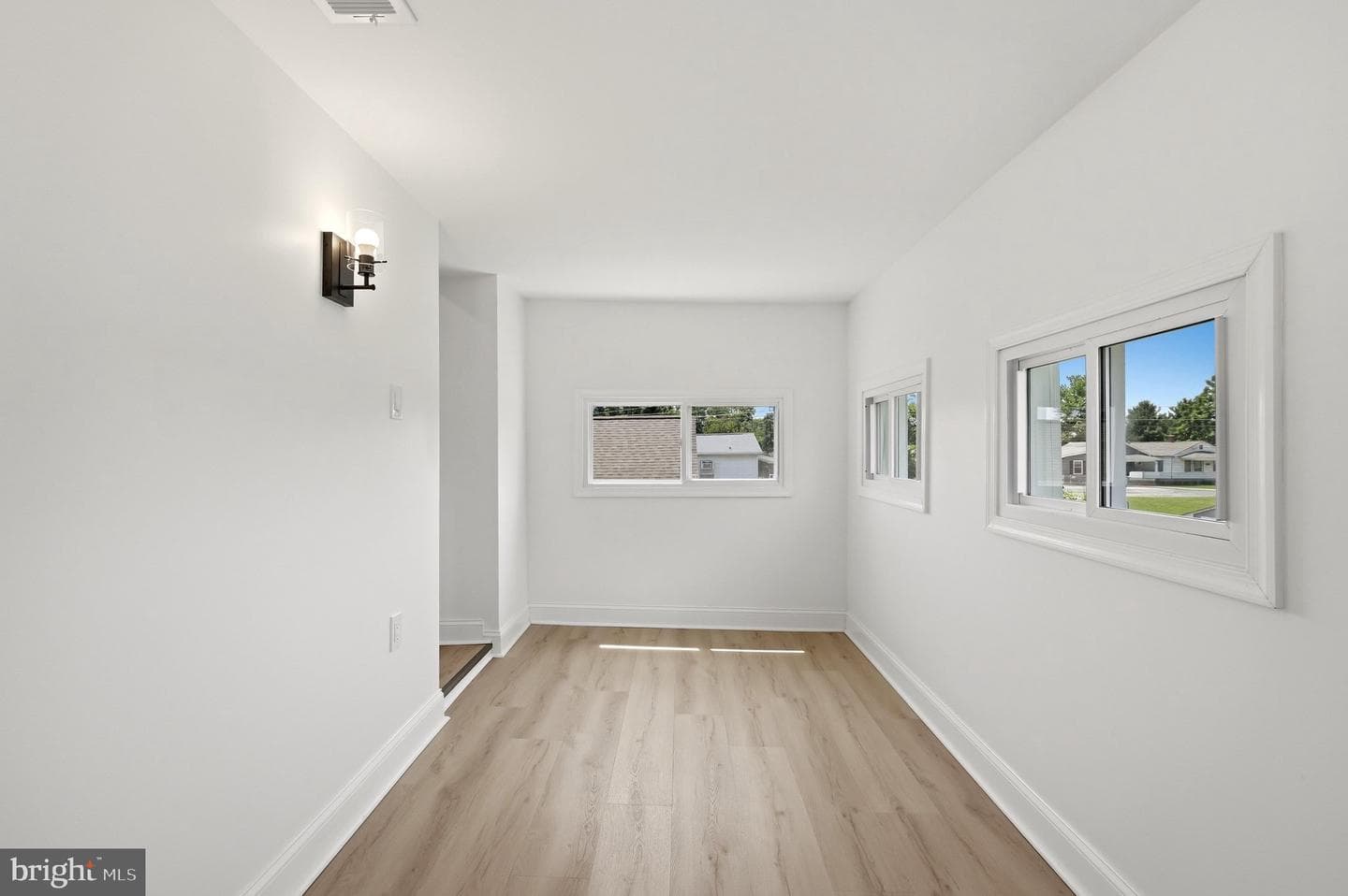106 S George Street photo 24