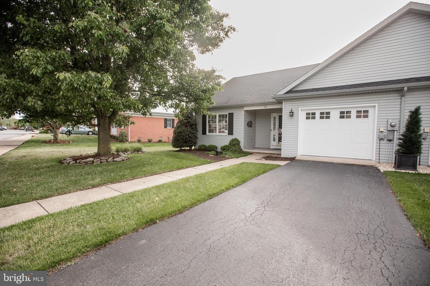 127 Westhall Drive photo 4