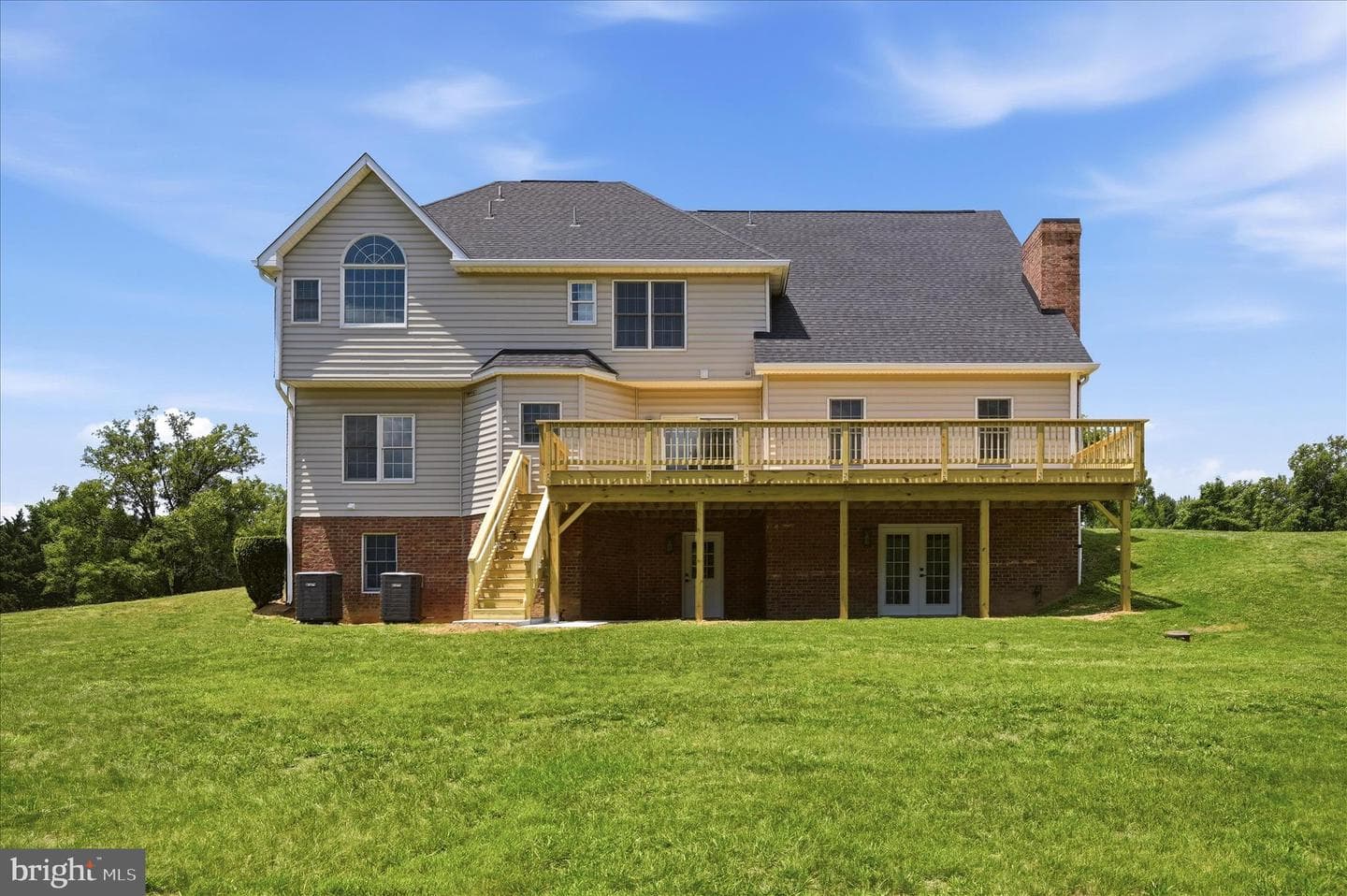 86 Eastland Drive photo 3