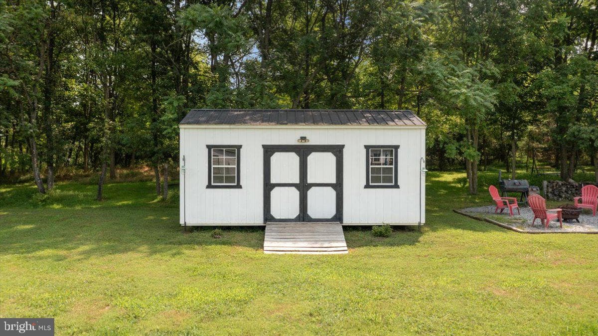 352 Basset Lane photo 82
