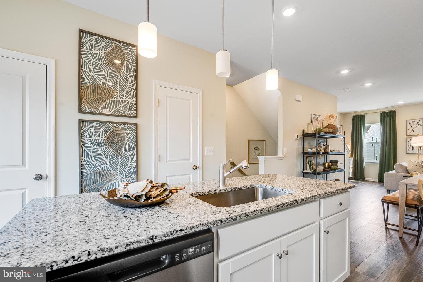 248 Swan Field Avenue photo 5
