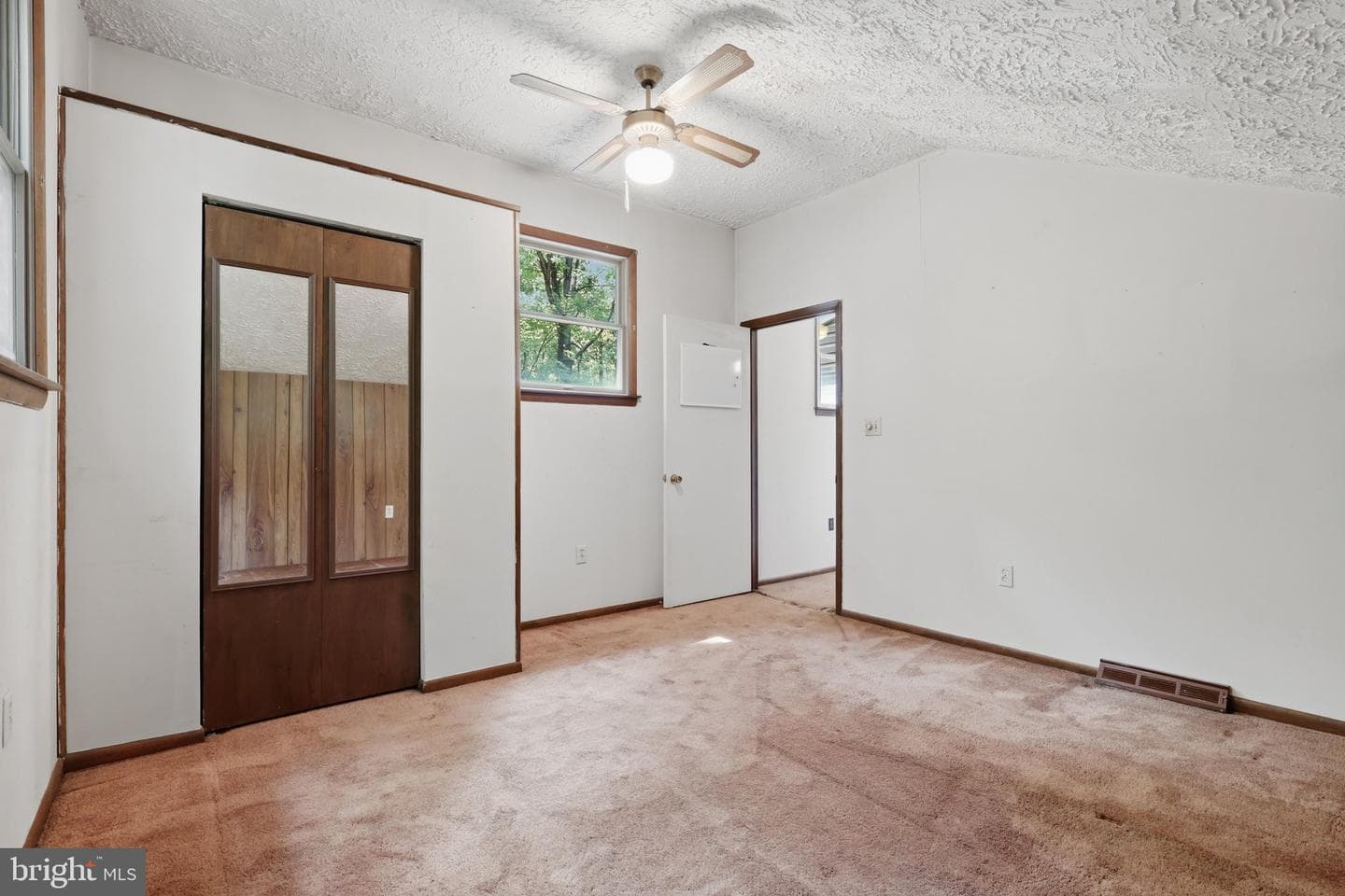 656 Kelly Drive photo 39