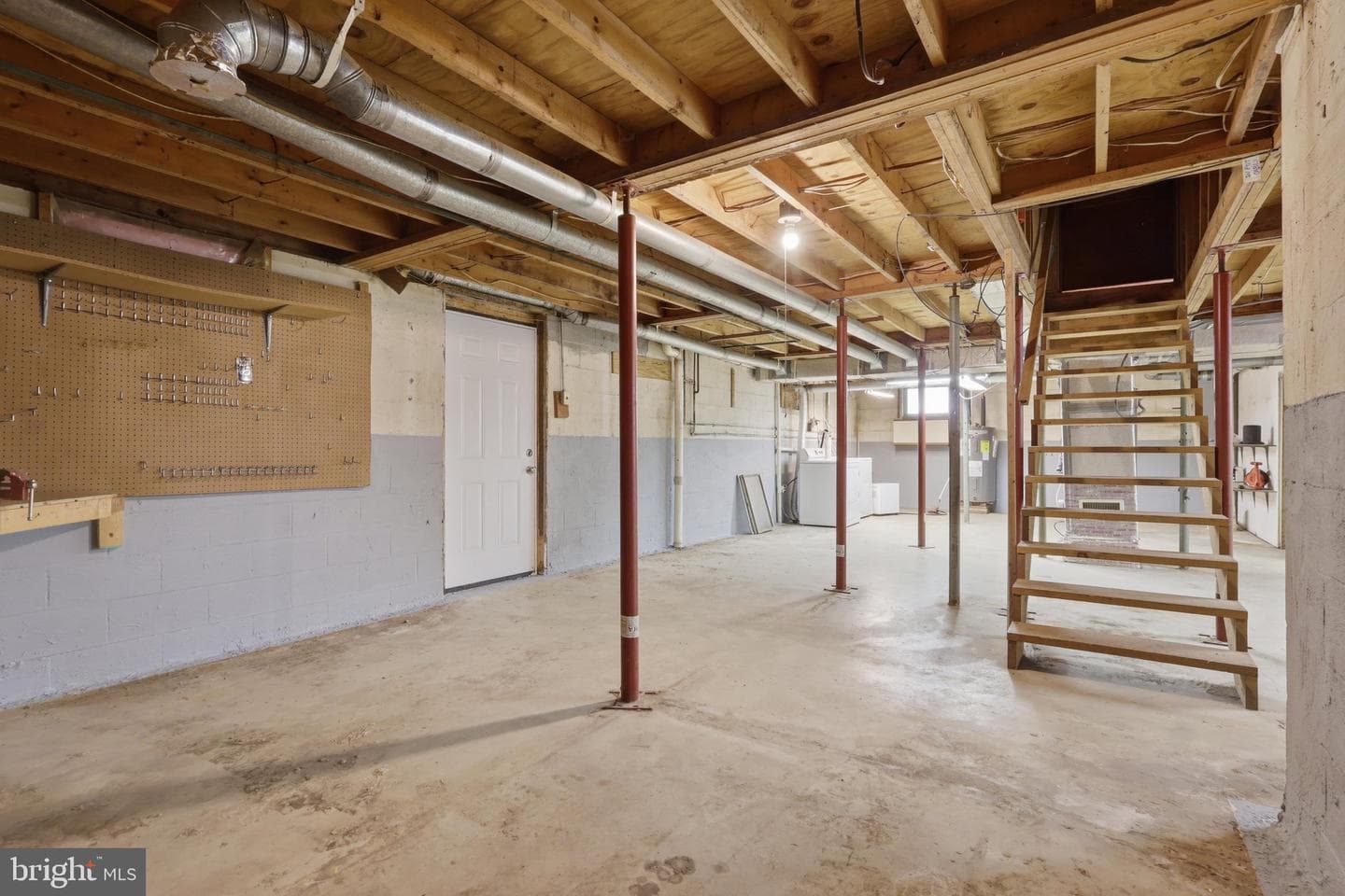 656 Kelly Drive photo 40