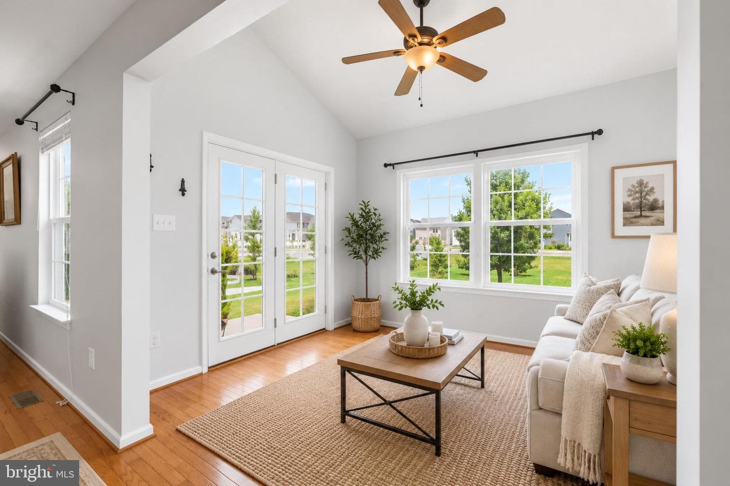 229 Mountain Laurel Boulevard photo 4