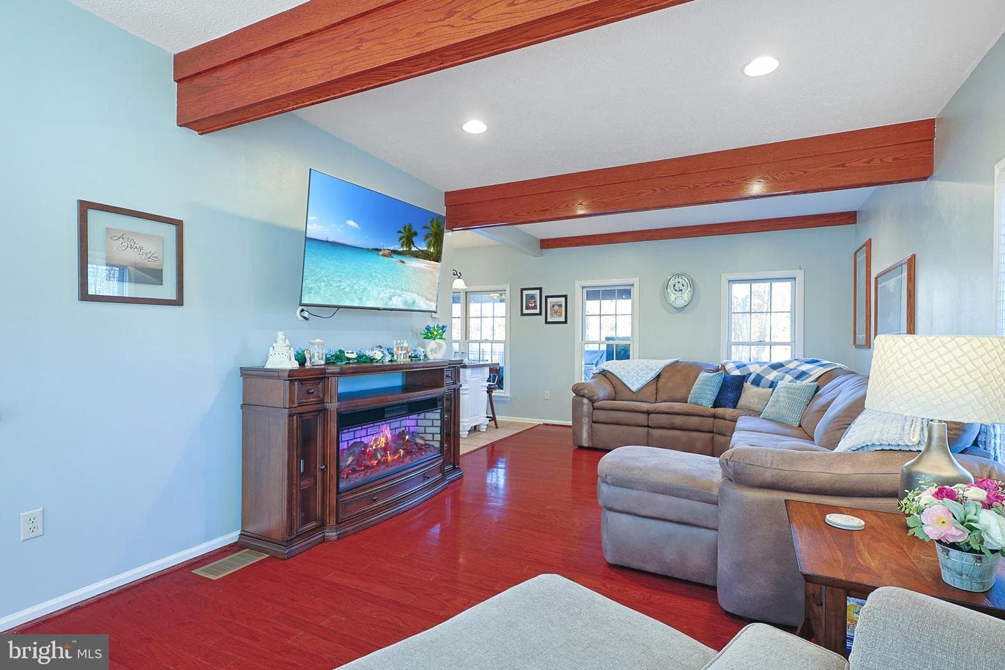287 N Lakewood photo 23