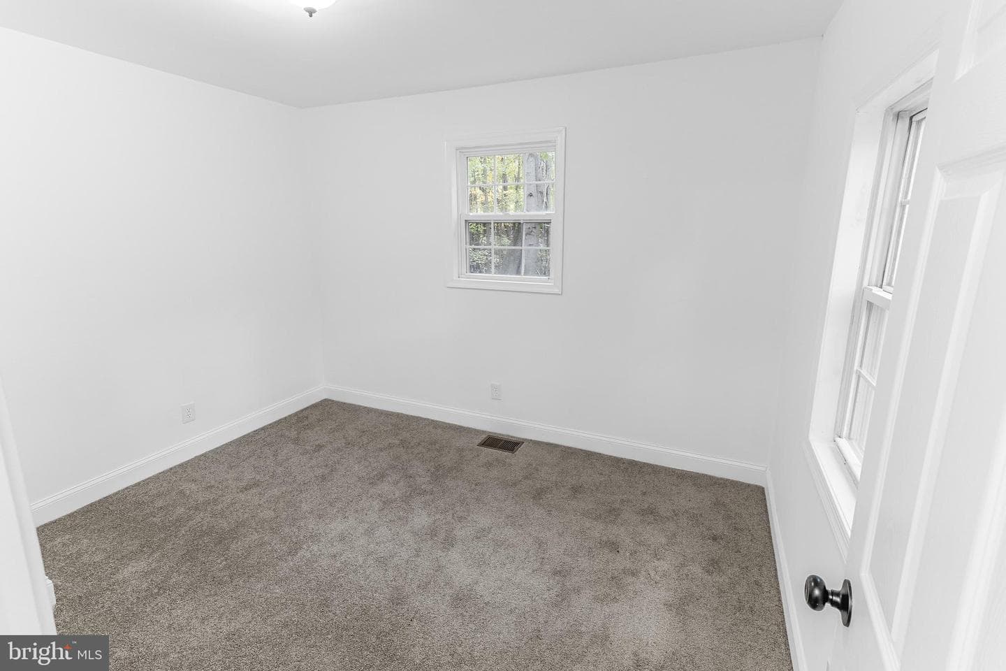 33 Maple Lane photo 15