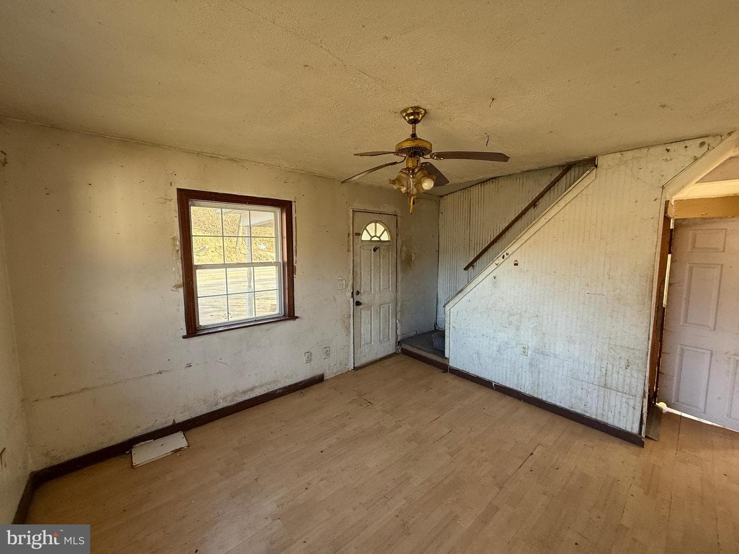 558 Martinsburg Road photo 7