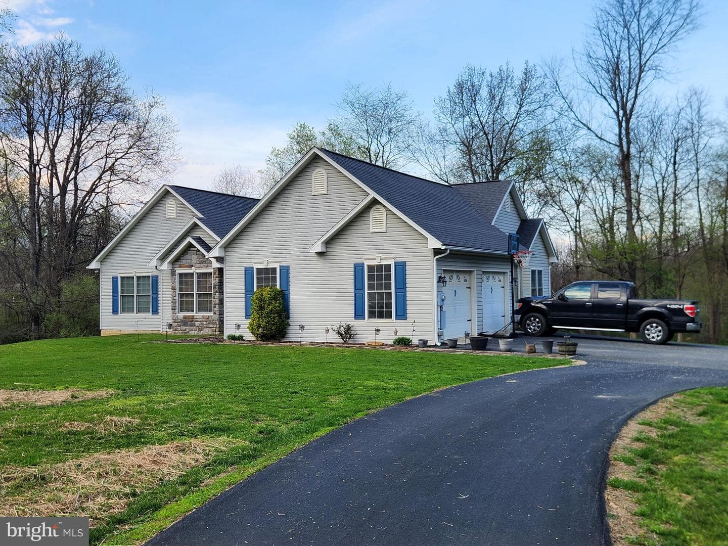 81 Cannon Drive photo 3