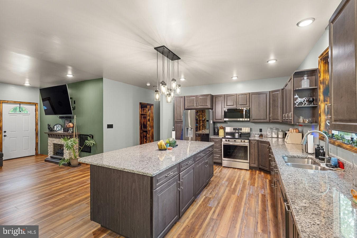 859 Hank Lane photo 8