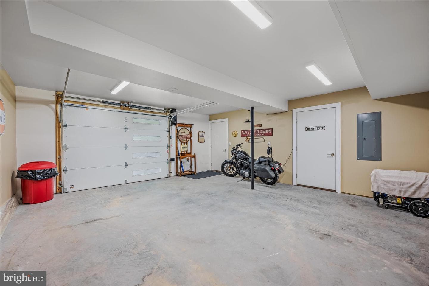 80 Holly Hill Court photo 39