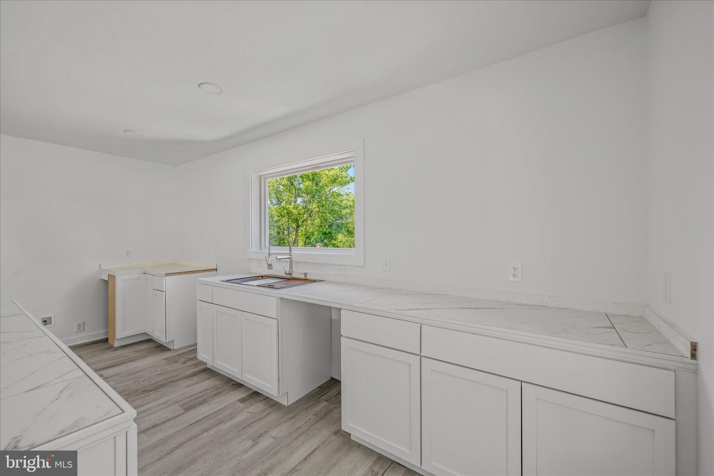 21 Hilltop Street photo 12