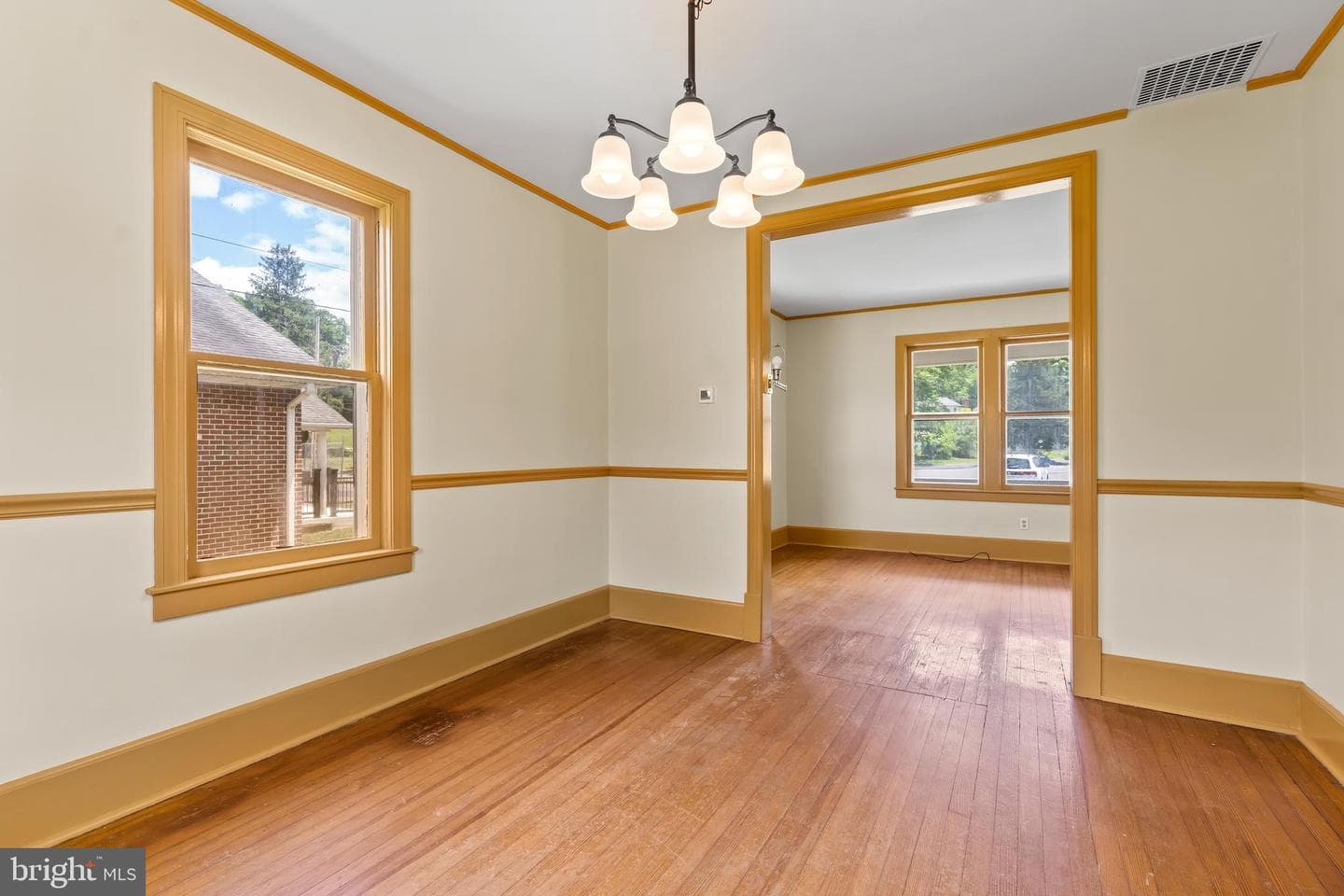 308 S Green Street photo 17
