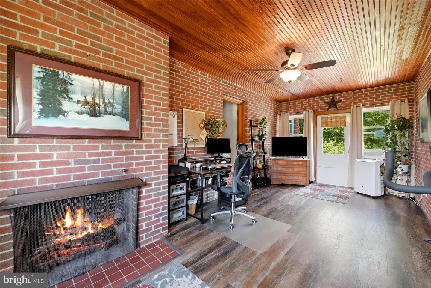 9581 Valley Road photo 15