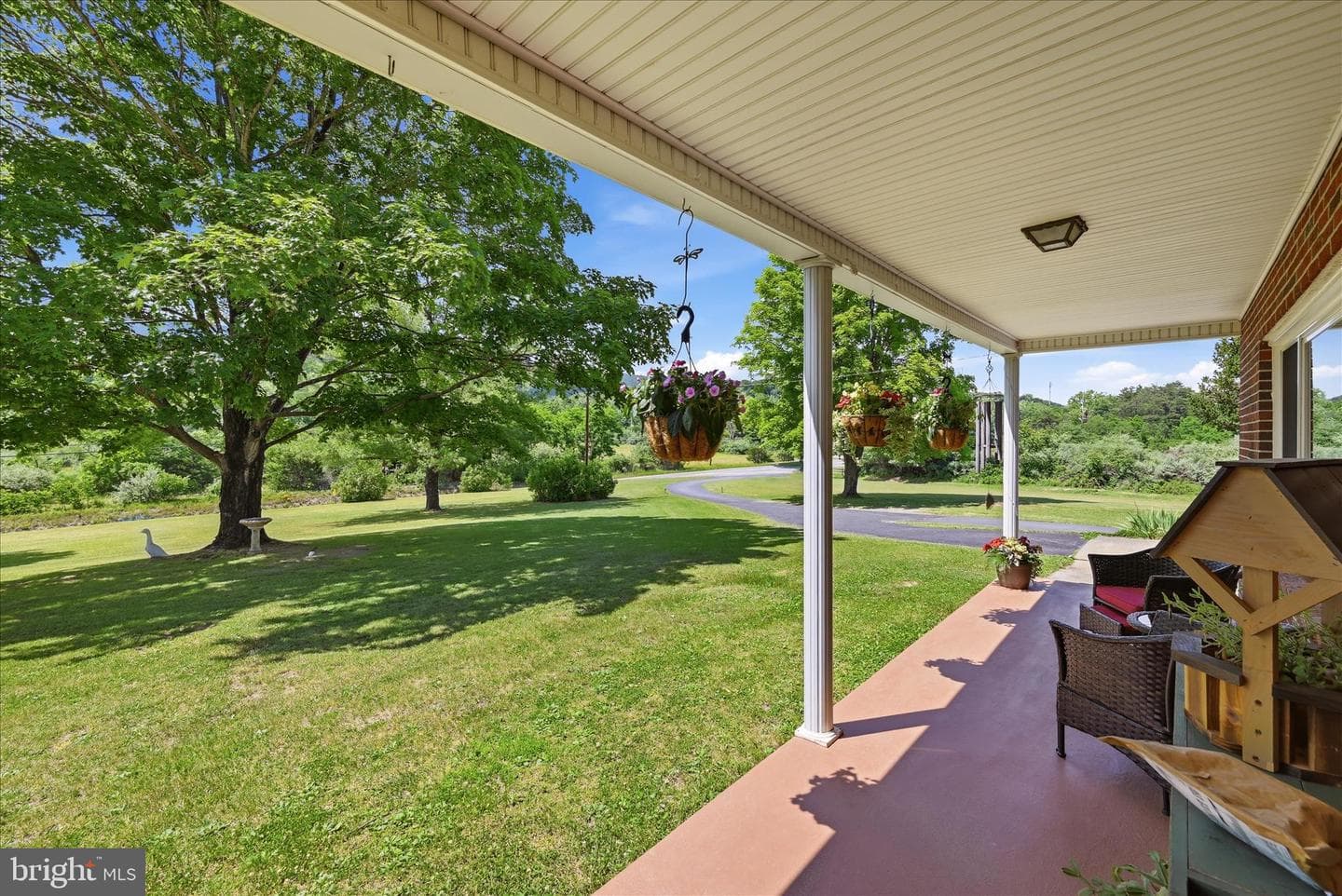 9581 Valley Road photo 3