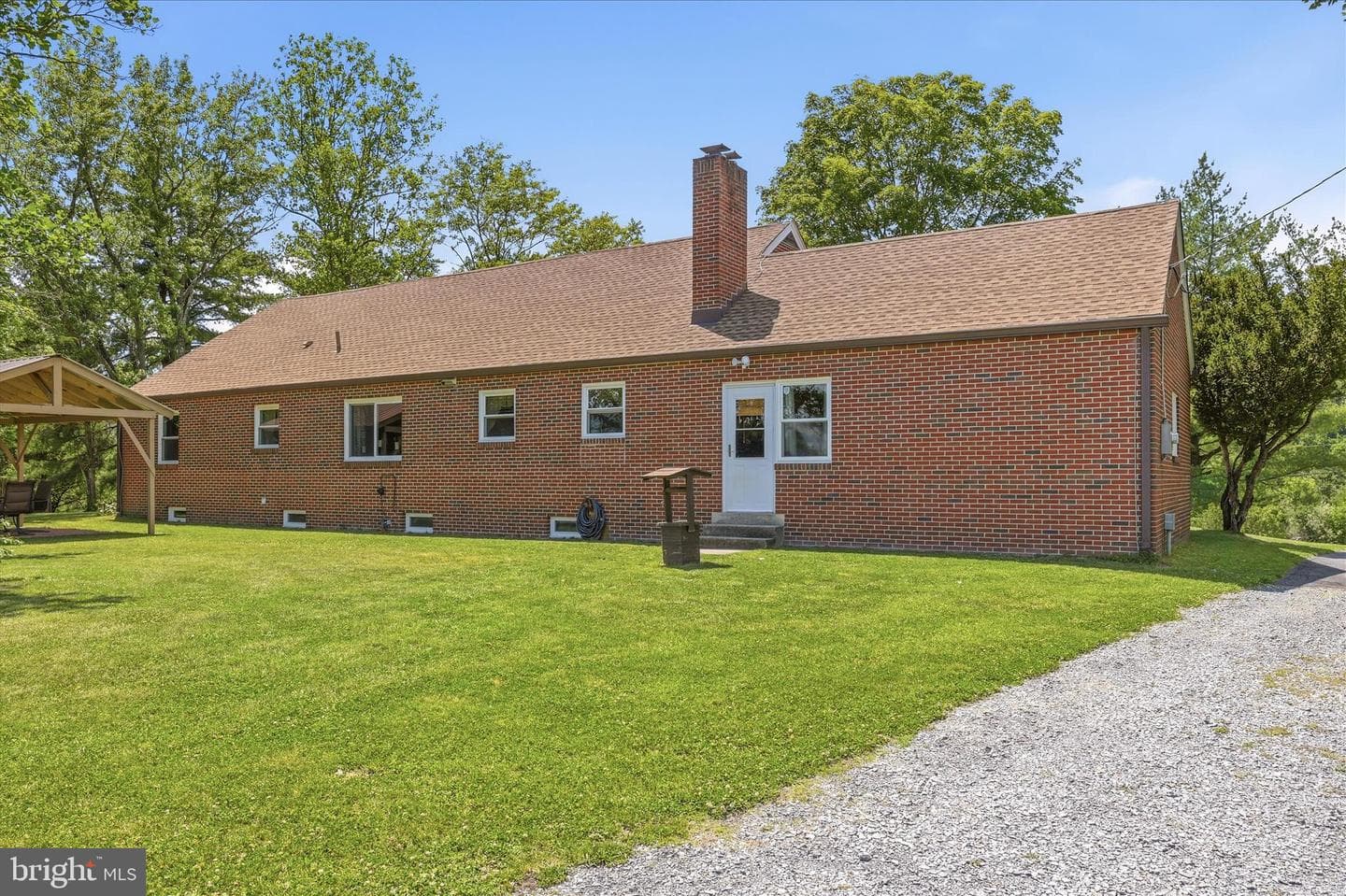 9581 Valley Road photo 54