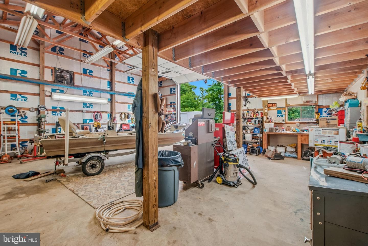 208 Barbeque Dr photo 31