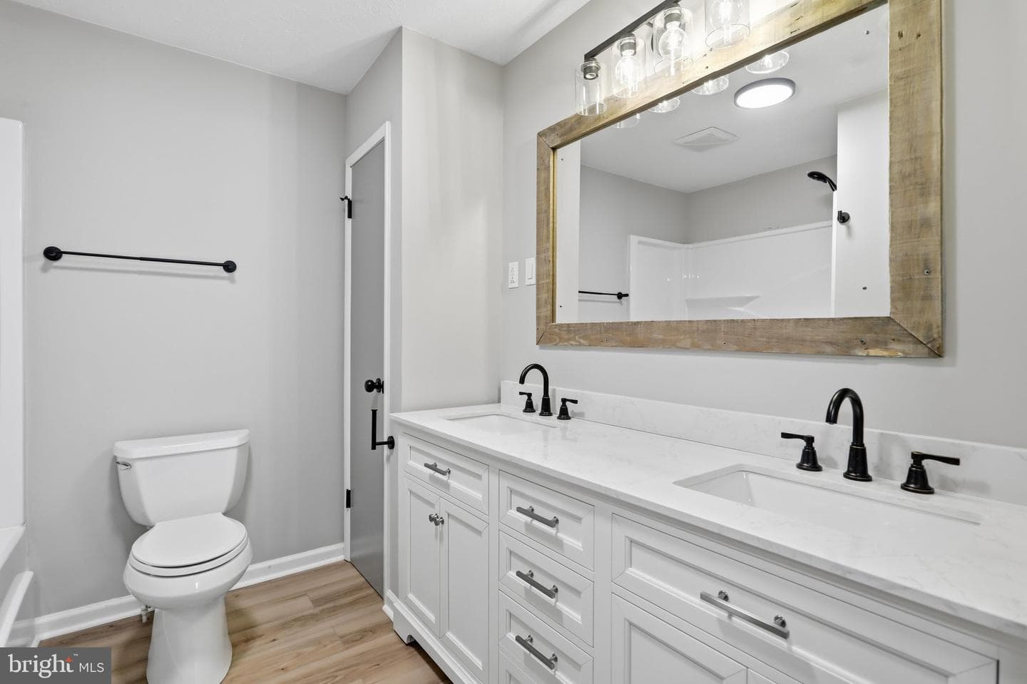 11195 Valley Road photo 15