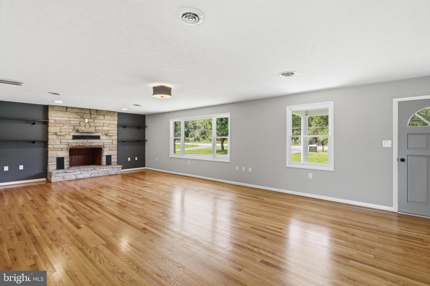 11195 Valley Road photo 5