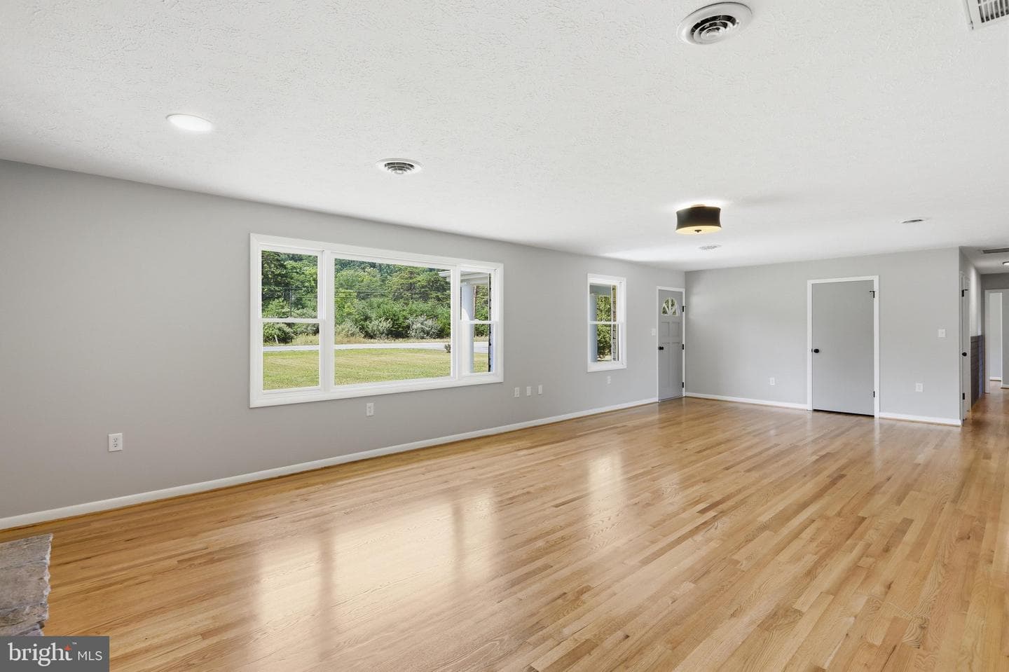 11195 Valley Road photo 6