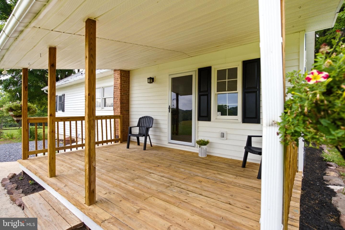2197 Mauzy Road photo 4